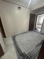 Emlakyap'tan Bağcılar Yüzyıl'da 130m2 Tadilatlı Satılık Daire