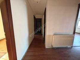 İzmir Göztepe'de Satılık 3+1 Daire