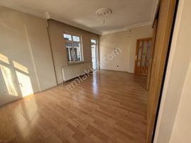 Nova Kuzey Gayrimenkulden Doğumevi Hastahanesi Karşısın 3+1 Kiralık Daire