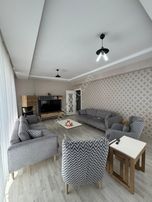 Bağcılar Ahmet Kaya Caddesin De Satılık 3+1 Orta Kat Daire..