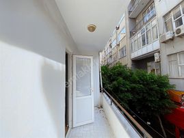 Alanya Merkez Çarşı İçinde Yatırımlık Satılık 2+1 Temiz Daire