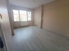 Karaca'dan Merkezi Konumda 2+1 Komple Yenilenmiş Satılık Daire