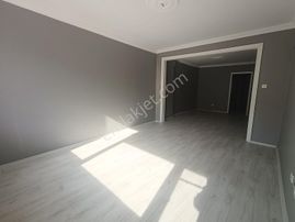 Karaca'dan Merkezi Konumda 2+1 Komple Yenilenmiş Satılık Daire