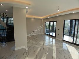 Karaca Gayrimenkul'den Atatürk Mah.6+1 Satılık Villa