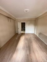 Fatihmahallesinde Tranvayın Dibinde Çok Geniş 1+1 Arakat Daire