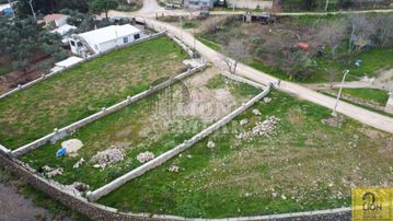 Erdek Çeltikçi Mahallesi Köy Merkezinde Etrafı Taş Duvar İle Çverili Satılık 732m² Arsa