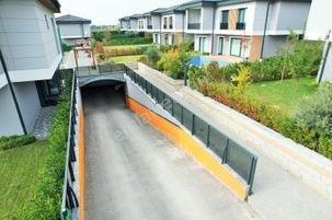 [kassel Yapı] Kapalı Otoparklı Sitede-500m2 Bahçe-havuzlu Villa!