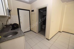 Burdur Ak Emlak'tan-merkezde Eşyasız Cam Balkonlu 1+1 Daire