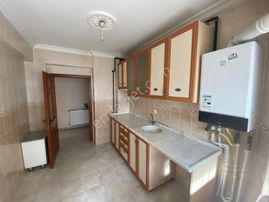 Mülk Emlak Ofisinden Köroğlu Parkı Mevkiinde 3+1 1.kat Emsallerinin En Uygunu Cadde Üstü Yatırımlık