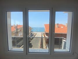 Urla'da Denize Sadece 10 Adımda Yazlık Hissiyle 2+1 Satılık