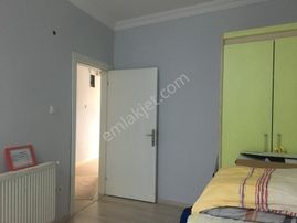 Tarabya Sahile Ulaşıma Yakın Merkezi Bölge 1+1 Satılık Bahçeli Müstakil Ev