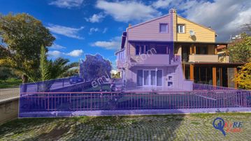 Evre Emlaktan Altınovada Satılık 5+1 Geniş Bahçeli Köşe Villa