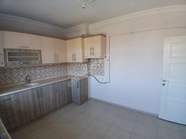 Akçay Emlak'tan Akşehir Koşuyolundaki Şok Market Civarı Komple Bakımlı Kiralık 3+1 Daire