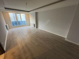 Silivri Mimar Sinan Mah. Merkezi Konumda Merdan Cadde'de 2+1