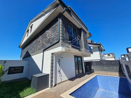 Sakarya Kocaalide 4+1 Müstakil Havuzlu, Ebeveyn Banyolu Villa