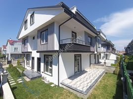 3+1 Merkezi Konumda , Denize Yakın Ebeveyn Banyolu Satılık Villa - Vılla For Sale