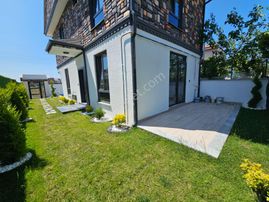 5+1 Müstakil Parsel , Havuzlu , Deniz Manzaralı ,ayrı Mutfaklı Lüks Villa