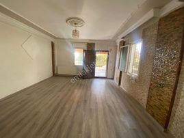 Kuşadası Kadınlar Denizinde 3+1 Doğalgazlı Kiralık Villa