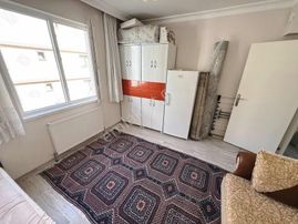 Şentürk Gayrimenkul'den Beşikkaya'da Ara Kat Cadde Üzeri Daire