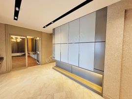 Osmangazi'de 4,5+1 300 M² Lüx Daire .!