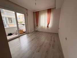 Alanya Mahmutlar Mahallesinde Merkezi Konumda Kiralık 2+1 Ayrı Mutfak Daire