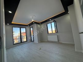 Çayırova İnönüde Asansörlü 2+1 Arakat