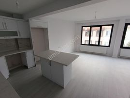 Sarıyer Merkez Yeni Bina 2+1 85 M2 Kirlık 50.000 Tl