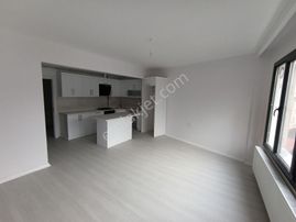 Sarıyer Merkez Yeni Bina 2+1 85 M2 Kirlık 50.000 Tl