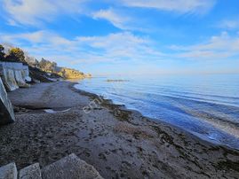 Barbaros Mah. Denize 50 Mt Mesafede, Havuzlu 1+1 Yazlık Daire