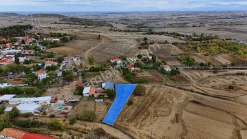 Bıyıkali Köy Merkezine Yakın, Yola 2. Parsel Verimli Tarla