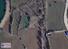 Re/max Central'dan Serpincik'de 2038 M2 İmarın Dibinde Tarla