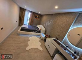 Kuşadası Merkezde 3+1 Bahçeli Satılık Daire