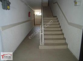 Kartal'dan Ağaç İş 20 De Metroya Yakın Ara Kat Mantolamalı