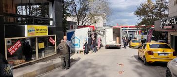 Davutdede Metro İstasyonu Cephe Tabela Değeri Yüksek Dükkanımız