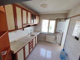 Yılmaz Gayrimenkülden Cadde Üzeri Köşe Başı Merkezi Konum 3+1 Kiralık Daire