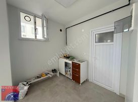 Petrol Yolu Cad. Komşu Depolu 'boş' 140m2 Satılık Dükkan