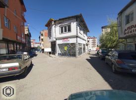 Afşin Emlak'tan Satılık Çarşı Merkezde 3 Katlı Dükkan