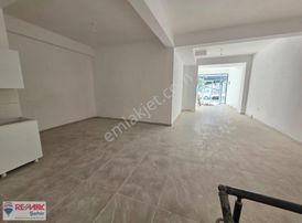 Remax Yalovadan Altınova Merkezde Kiralık Depolu İşyeri