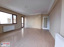 Yalova / İsmetpaşa Mahallesinde Satılık 2+1 Ara Kat Daire