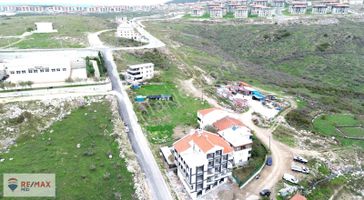 Remax Mıd - Gop Bolluk Lısesı Yanı 3 Kat Imarlı 233m² Arsa