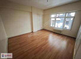 Remax Mıd - Gazi Bulvarında 3+1 Arakat Kiralık Daire