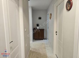 Karşıyaka Bahçelievler'de Yeni Binada Ara Kat Satılık 2+1 Daire