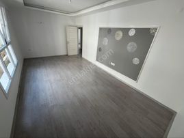 Davutlar Merkezde Satılık Kapalı Mutfak Geniş Daire