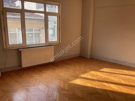 Üsküdar Pazarbaşında Her Yere Yakın Temiz Kiralık Daire