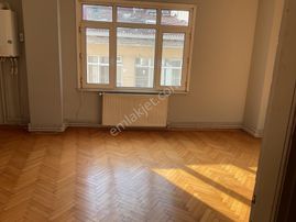 Üsküdar Pazarbaşında Her Yere Yakın Temiz Kiralık Daire