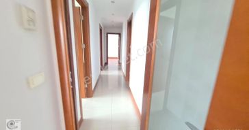 Maslak Mashattan Sitesinde 2+1 Kapalı Mutfak Havuz Manzaralı Daire