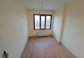 F-l Emlaktan Bulgurluya Komşu Esenevler De Yenilenmis Genç Binada 2+1