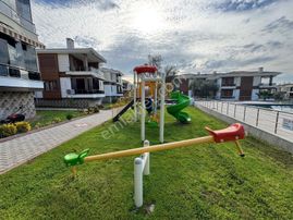 Altınoluk Havuzlu Bahçeli Otopark Alanlı Denize 100 Metre Site İçerisinde Geniş 2+1 Daire