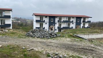 Sapanca Akçay Yeşilvadi Evleri'nde Satılık 1+1 Bahçe Katı