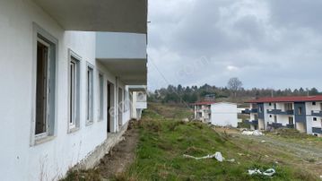 Sapanca Akçay Yeşilvadi Evleri'nde Satılık 1+1 Bahçe Katı